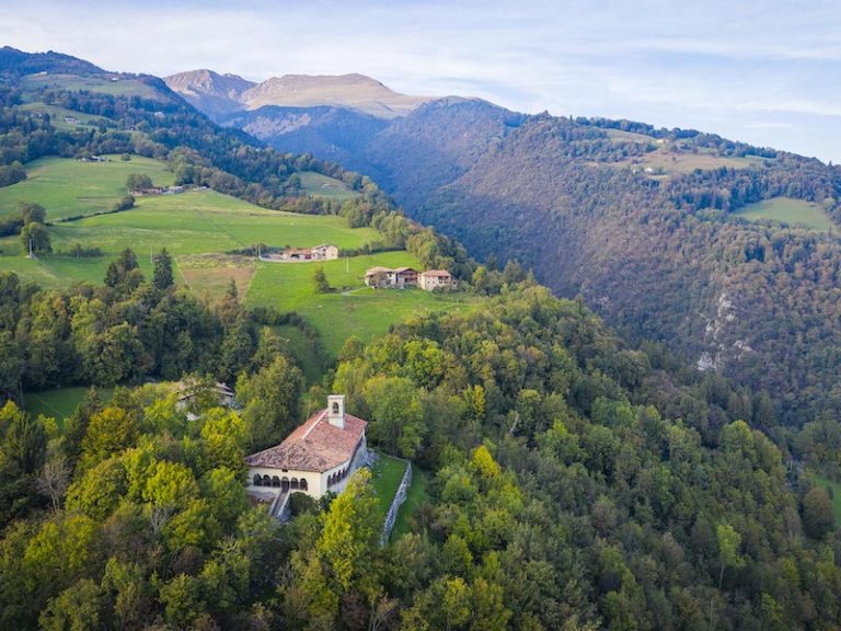 Dalle sorgenti di Nossa al Santuario della Santissima Trinità di Parre